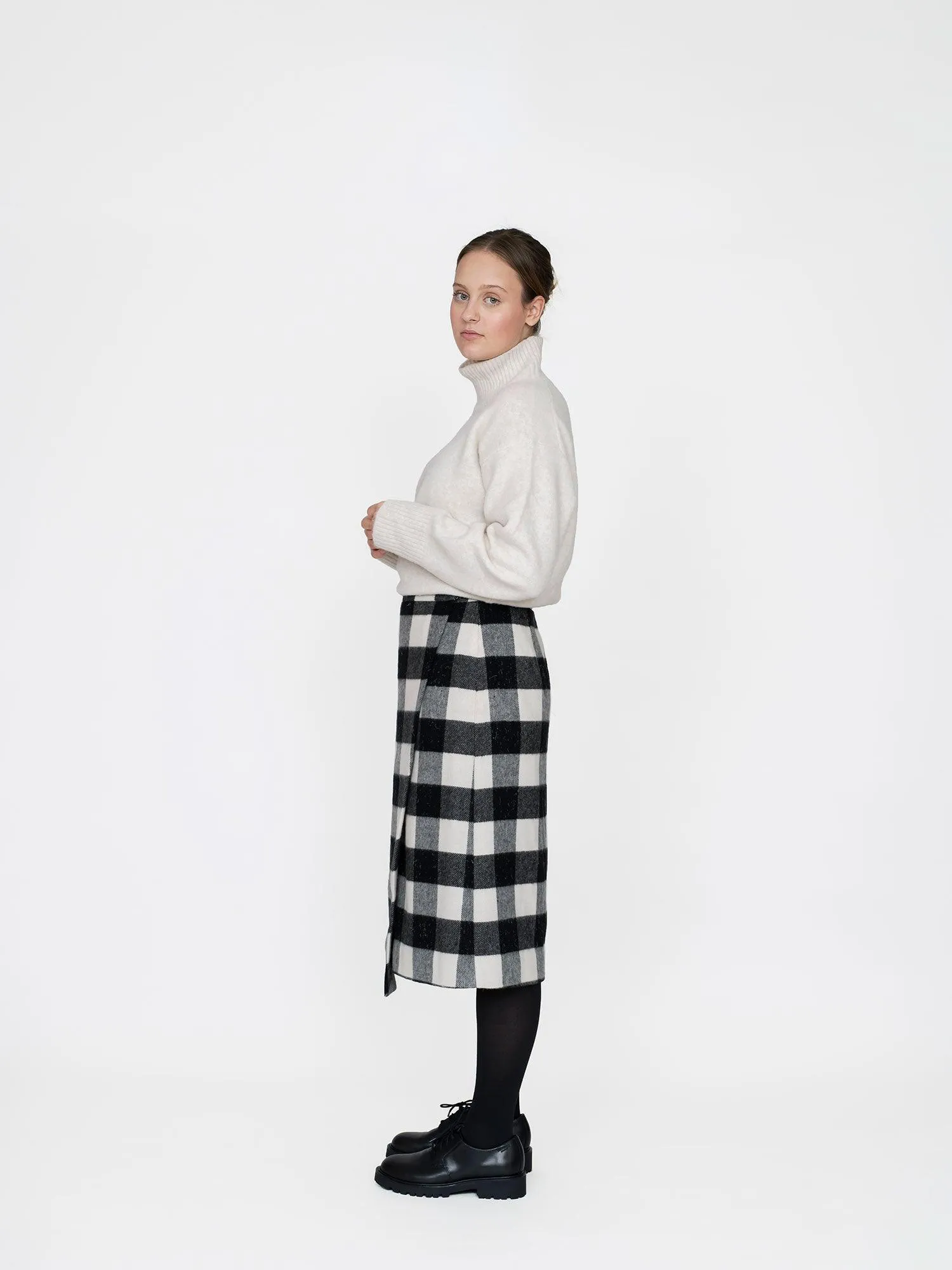 ASYMMETRIC MIDI SKIRT PATTERN