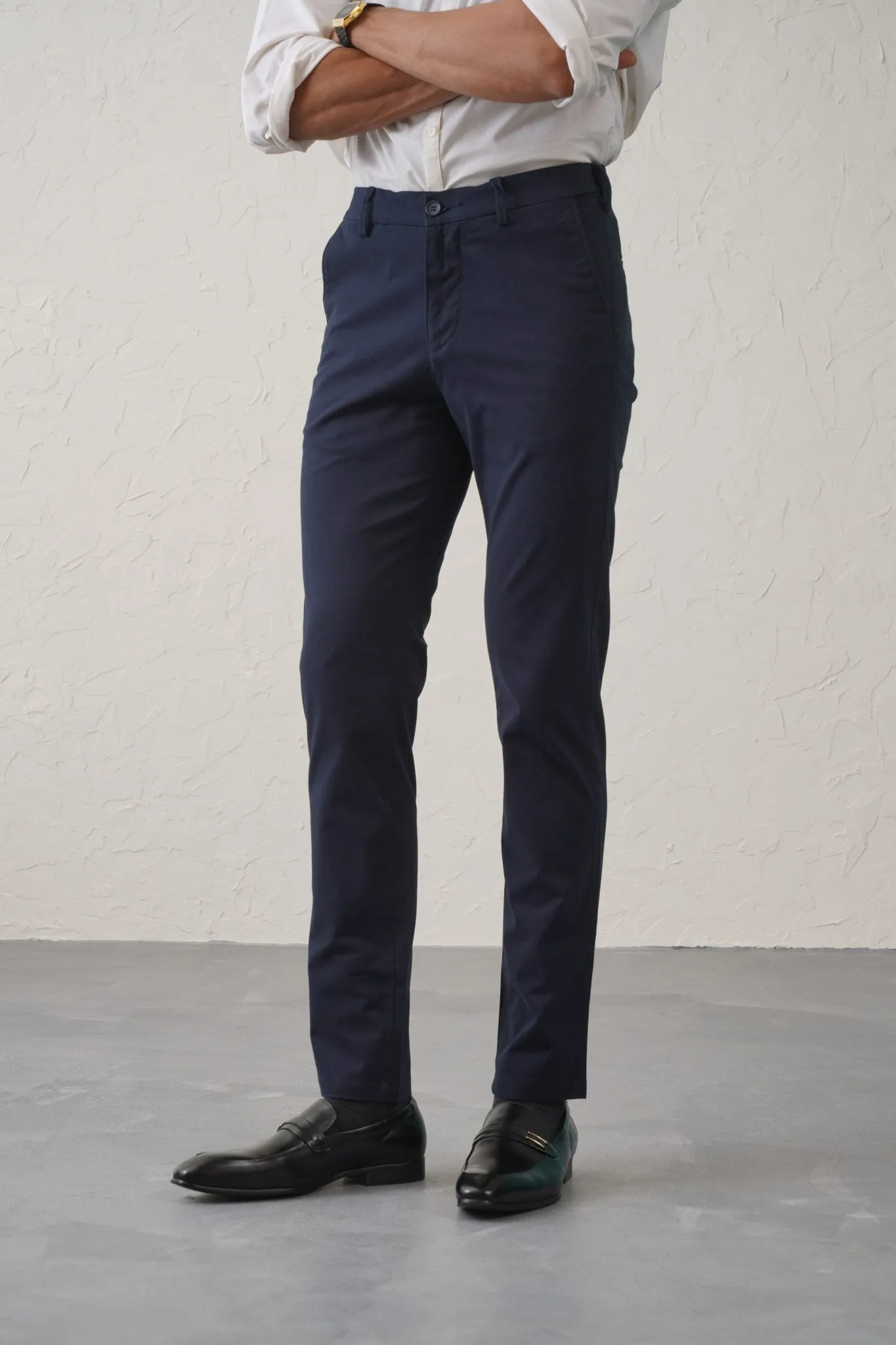 The Slim Fit Travel Chino - Navy